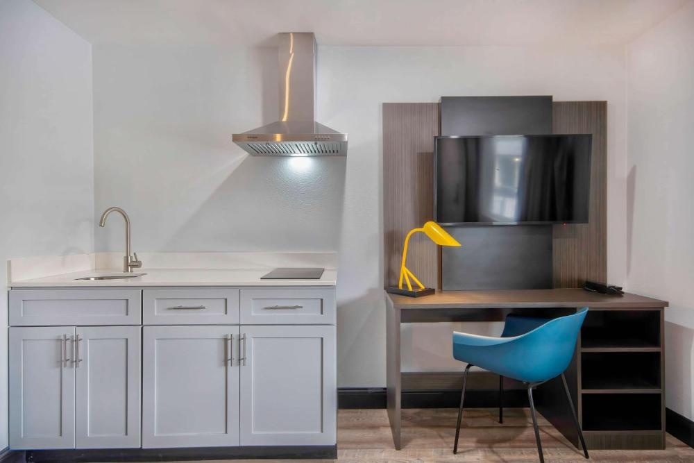 Studio 6 Eureka CA Old Town