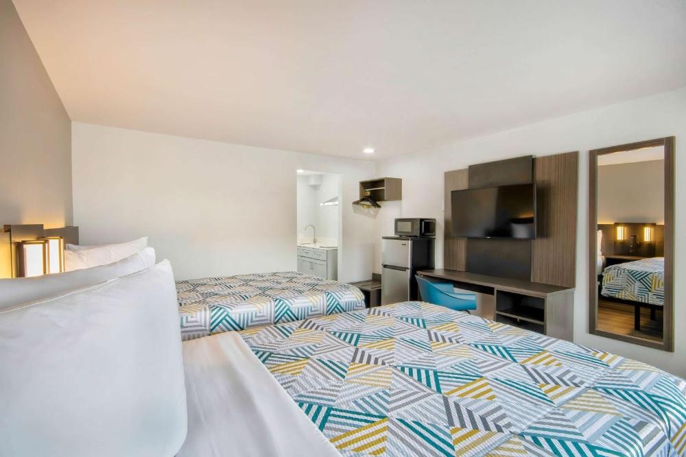 Studio 6 Eureka CA Old Town